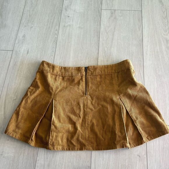 Wild Fable Women's Corduroy Cargo Pleated Mini Skirt Mustard Yellow size L - Picture 4 of 6